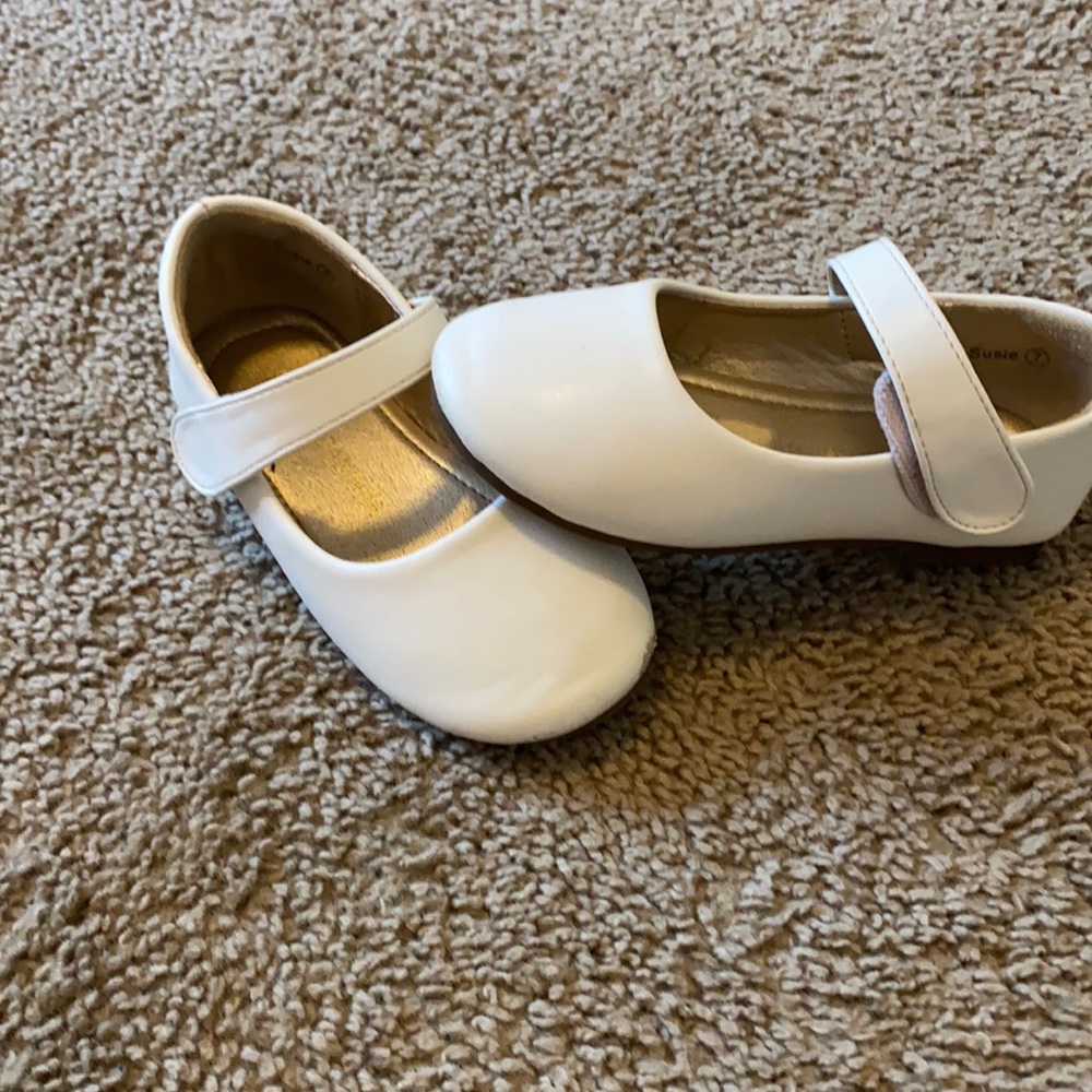 Girls white dress shoes